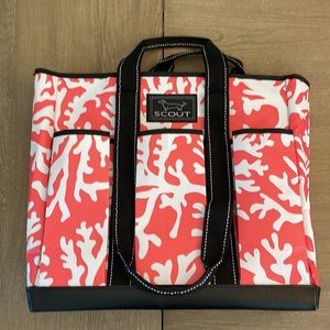 New SCOUT Pocket Rocket Tote Bag in Coral
